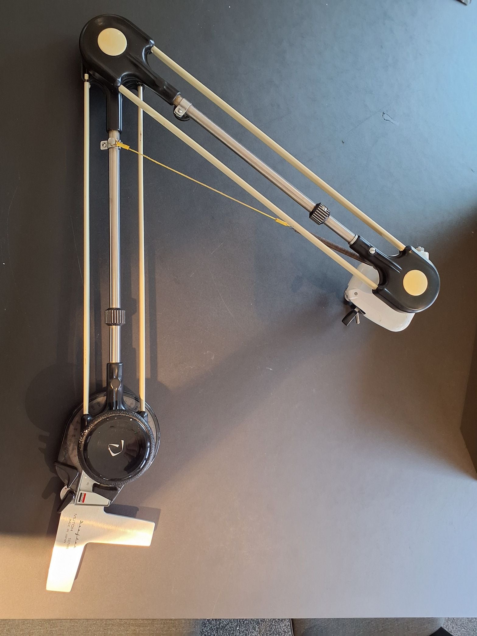 Mutoh tegneapparat / Drafting machine